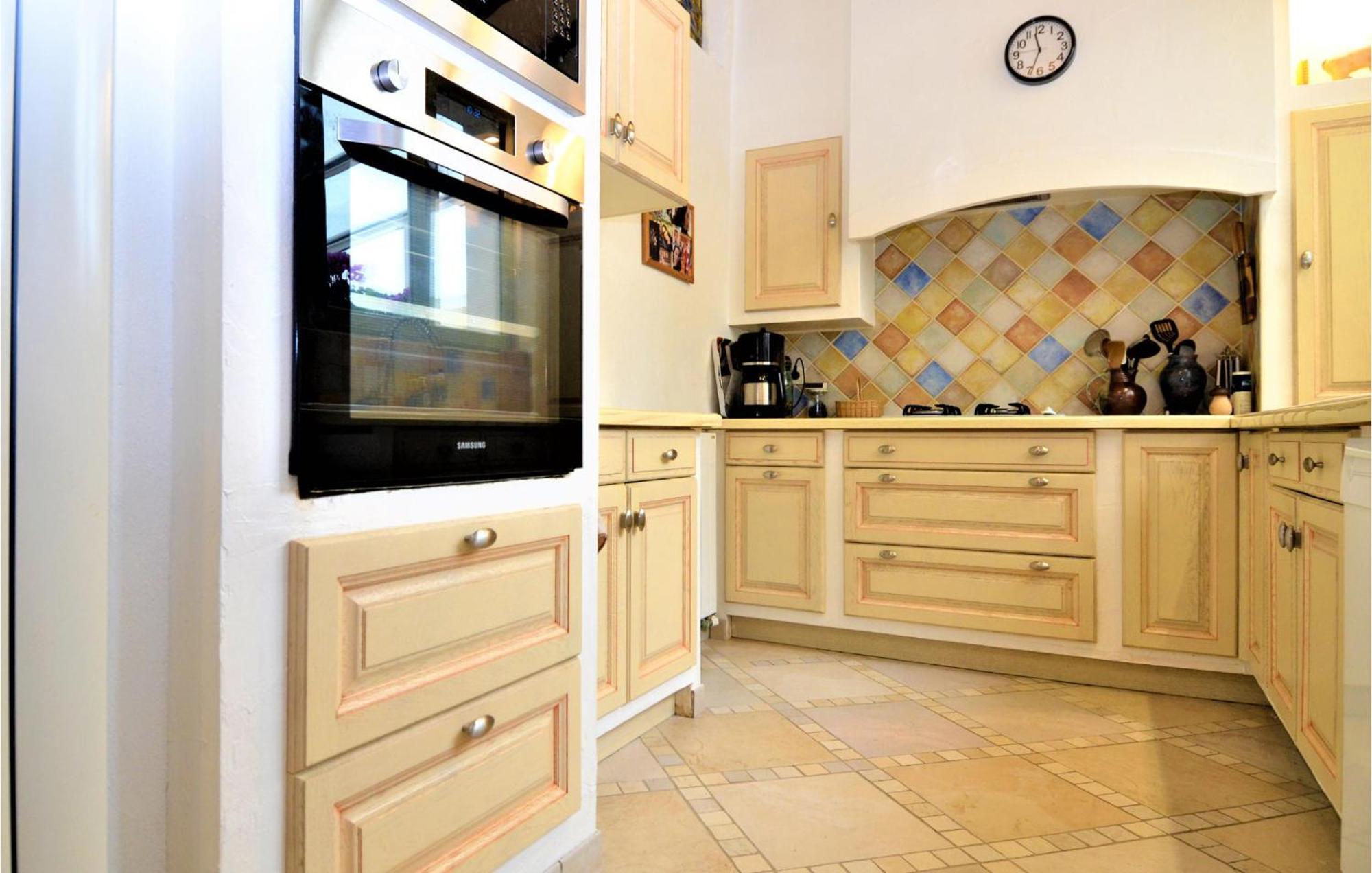 4 Bedroom Lovely Home In Marguerittes Dış mekan fotoğraf